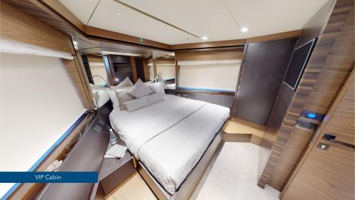 FERRETTI 670