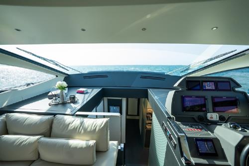 PERSHING 70